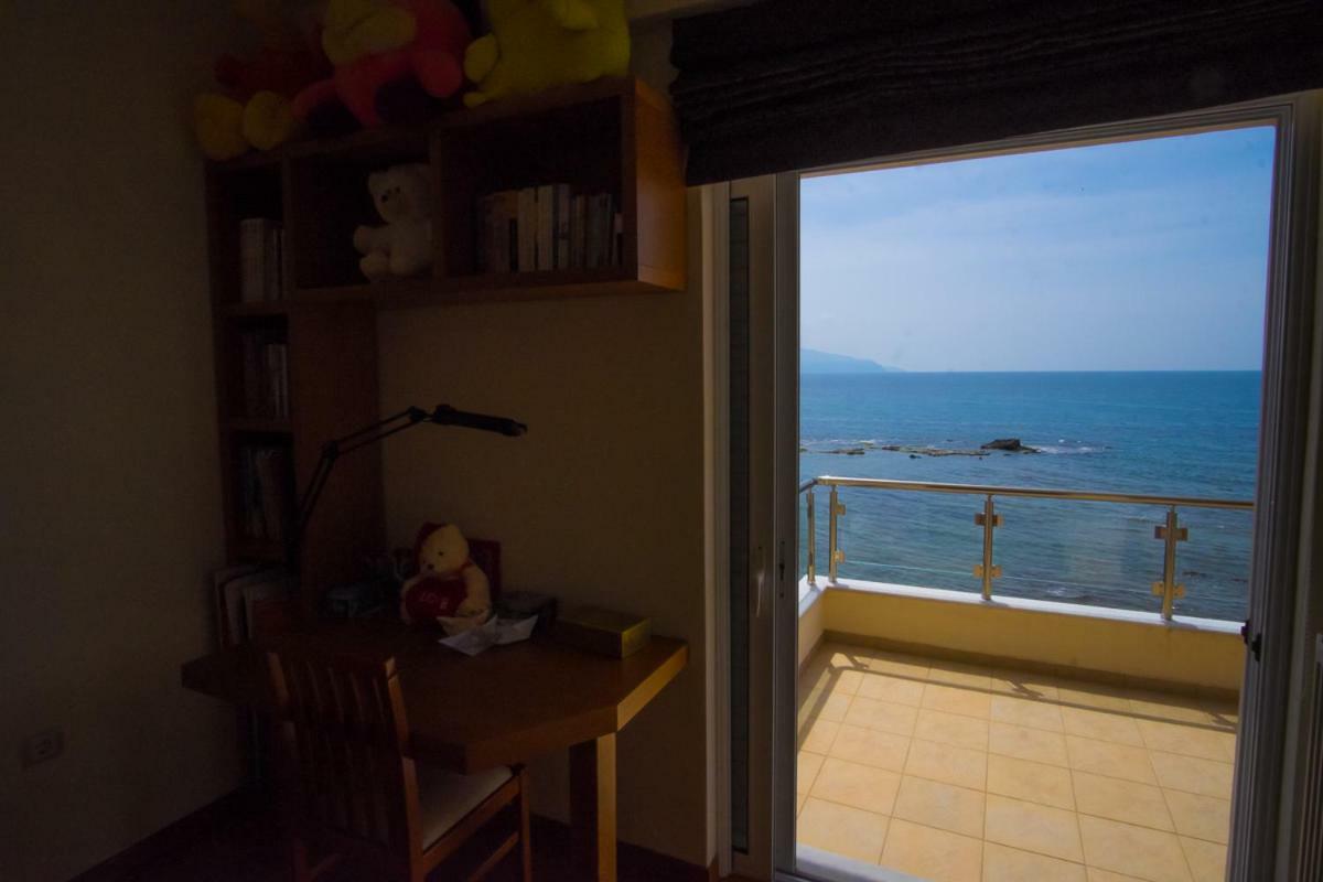 Paris Seaside Villa Pandokrátor Eksteriør billede